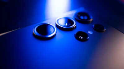 Samsung yeni modelinin tanıtımını yaptı Samsung, son modeliyle ilgili tanıtımını gerçekleştirdi. Yeni model, gelişmiş özellikleri,